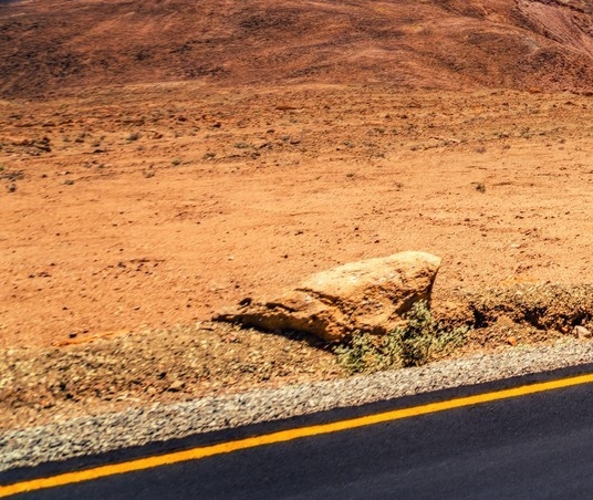 像垃圾桶一样的车标