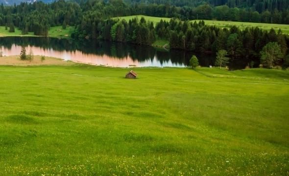 如何理解艺术源于生活